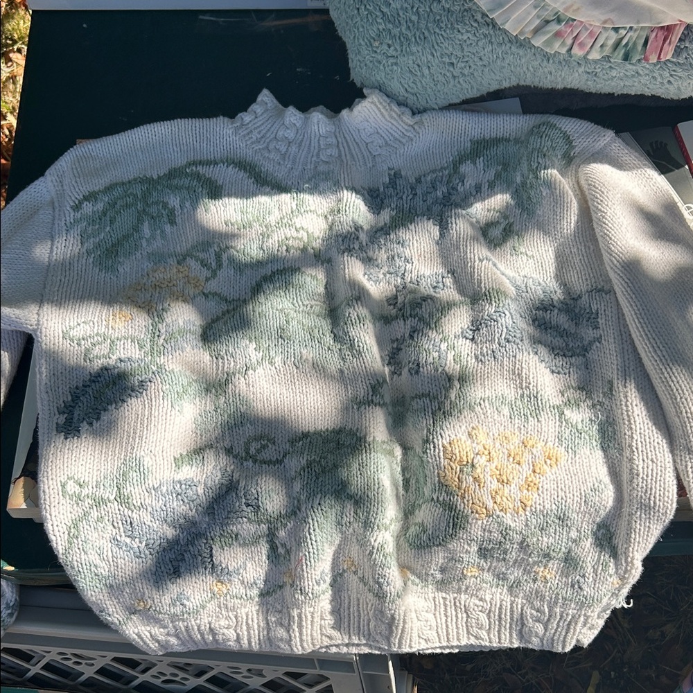 Vintage 1980 Karen Scott Floral Sweater - White and Green